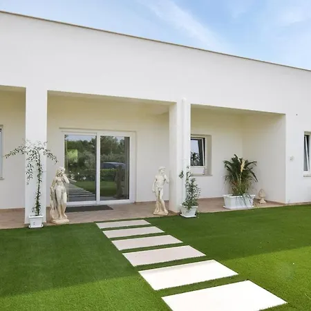 Selinon Oda ve Kahvaltı 3*