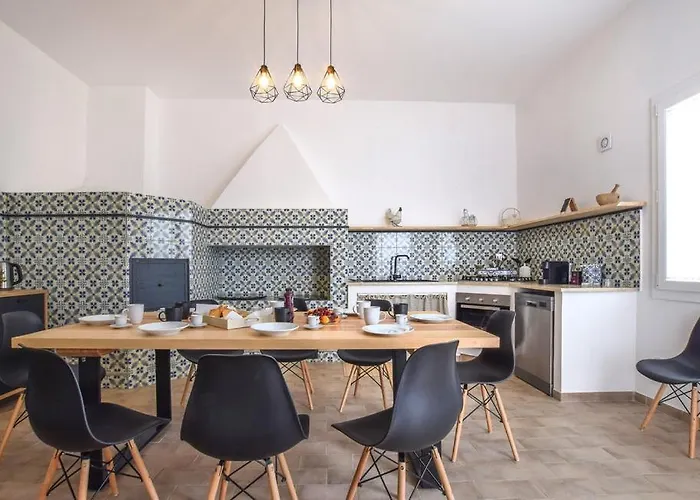 לינה וארוחת בוקר Selinon