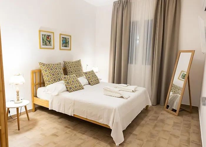 לינה וארוחת בוקר Selinon